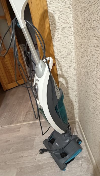 Продам вертикальный моющий пылесос