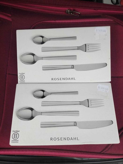 Două seturi de tacâmuri rosendahl,500 ron bucată