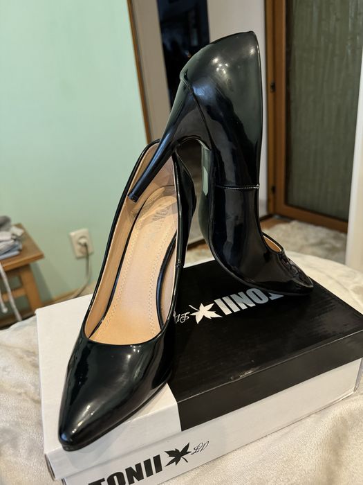 Pantofi cu toc stiletto