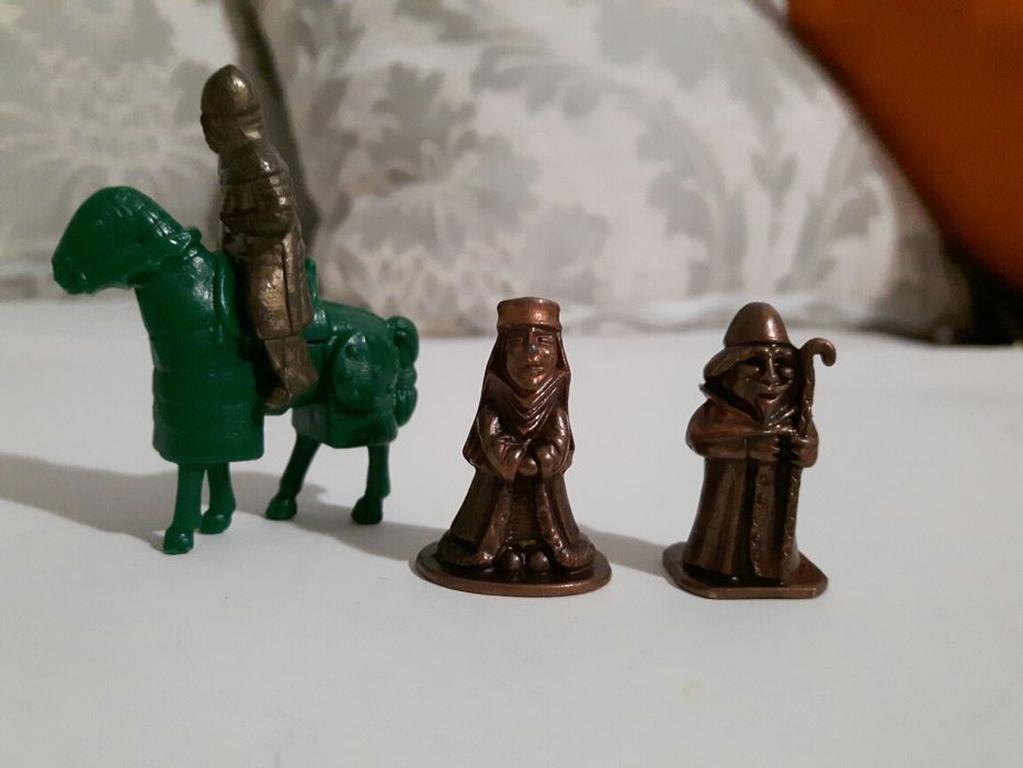 Метални войници от ,,Kinder Surprise,,