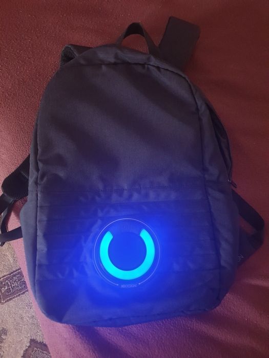 Rucsac-geanta laptop spate XDdesing cu boxa activa