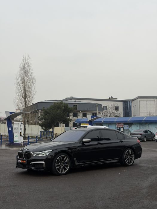 BMW M760Li X-Drive