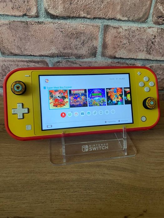 Продам Nintendo Switch Lite
