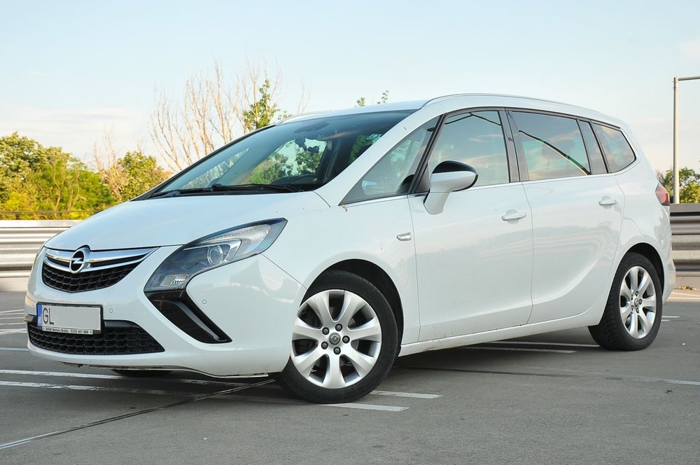 OPELZafira Tourer CDTI unic proprietar  0745315233