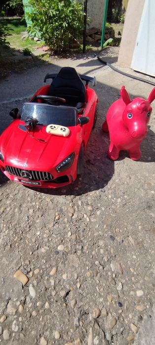 Детска кола на батерия