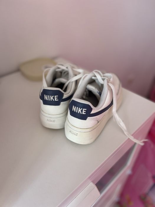 Дамски кецове на найк