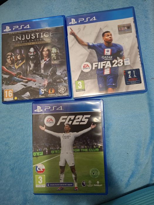 Pachet Complet PS4 Slim (Stare Perfectă) + 3 Manete Originale + 7 Jocuri (FC 25, Lego, Injustice)