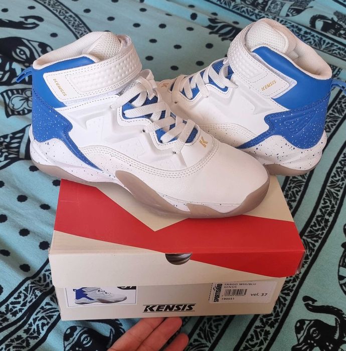 Adidași înalți pentru băieți