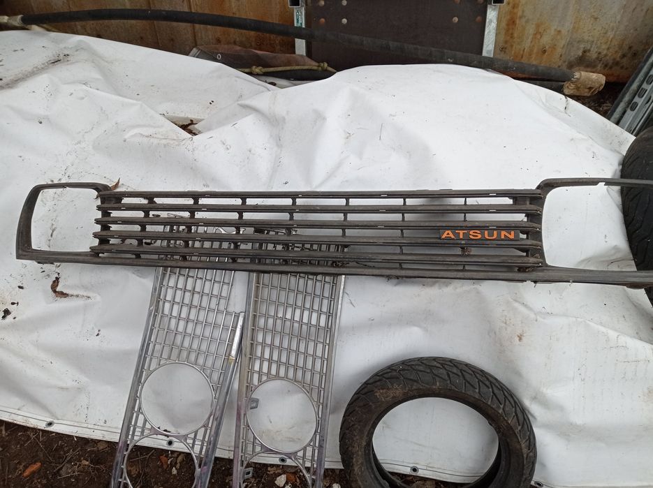 Datsun cherry декоративна решетка