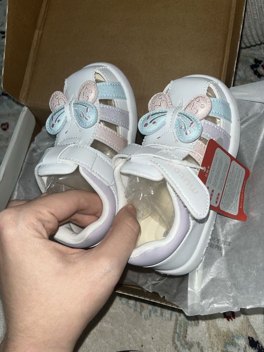 Продам детские сандали