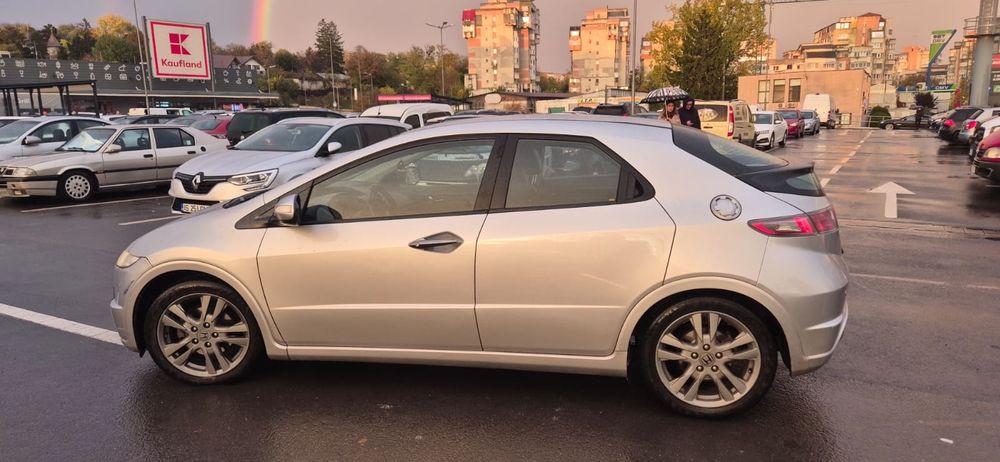 Honda Civic Hatchback 5D 1.8 benzina 2011