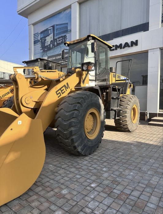 Фронтальный погрузчик SEM 655D