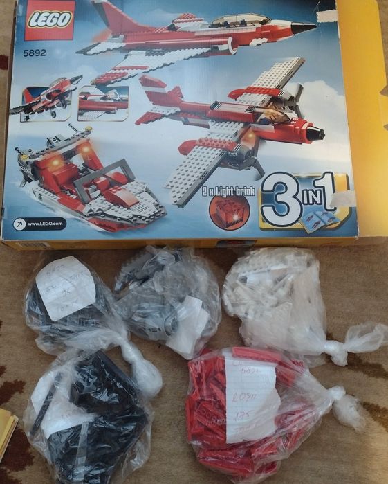 Lego 5892 avion supersonic anul apariției 2010