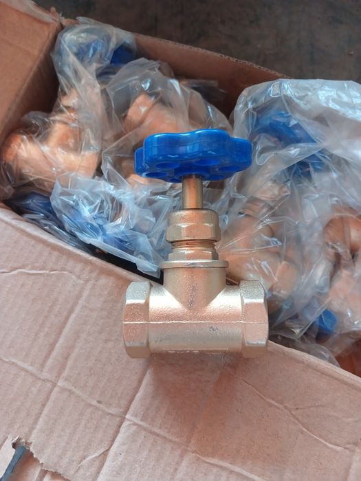 Кран на 15 железный винтовой