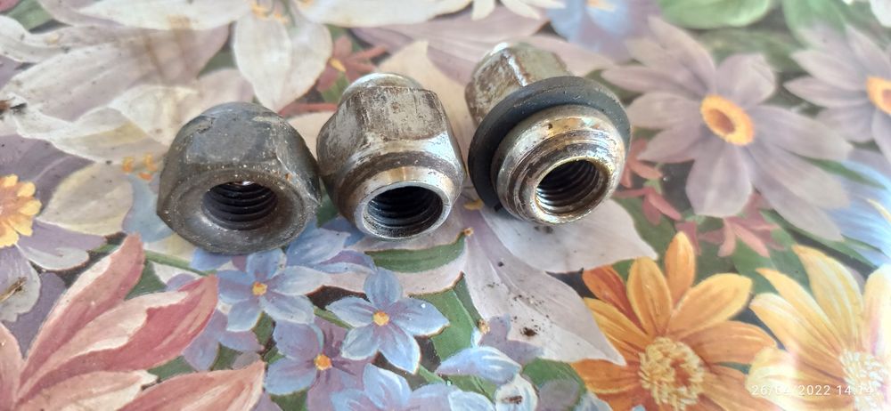 Болтове за джанти Тойота ярис--мазда премаси--нисан микра- хонда сивик