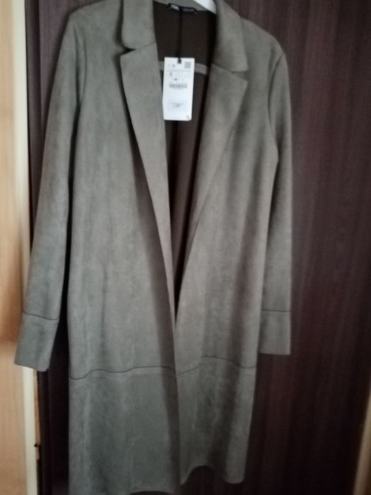 trenci zara s 100 lei/buc