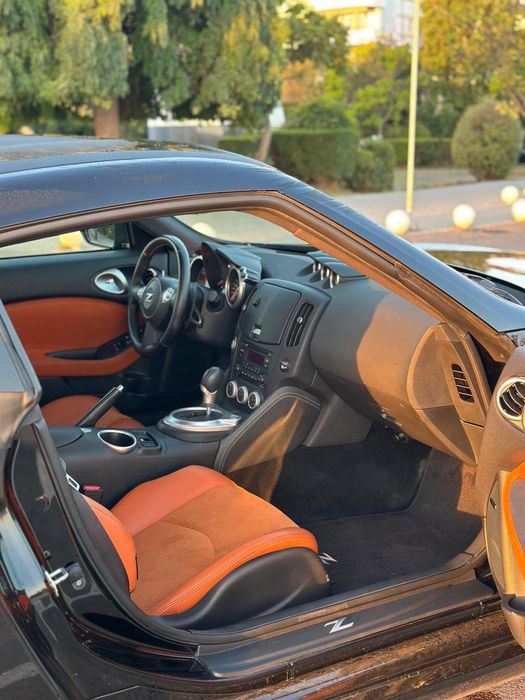 Se vinde Nissan 370Z .