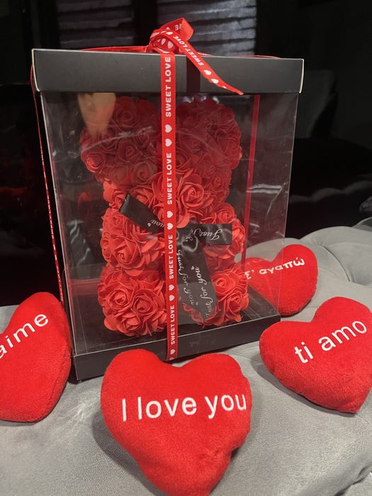 Мече от рози в кутия