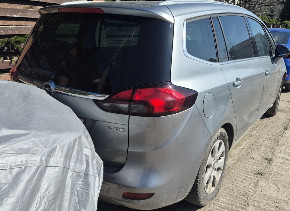Dezmembrez opel zafira C 2014 1.6 cdti euro 6 136 cp,110 cp