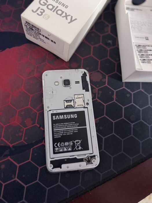 Продам телефон Samsung Galaxy J 3