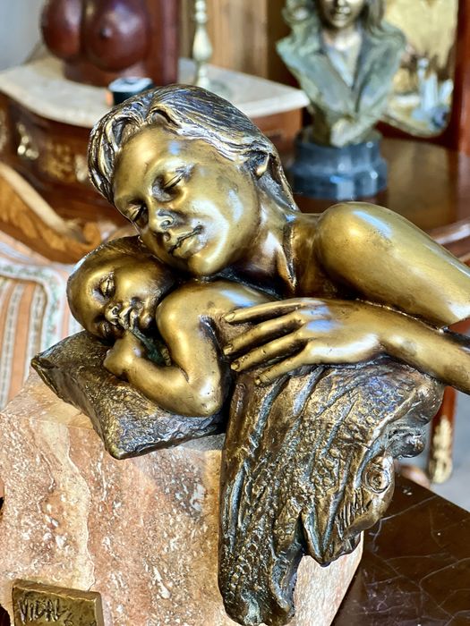 Statuetă bronz/marmură veche semnată Vidal