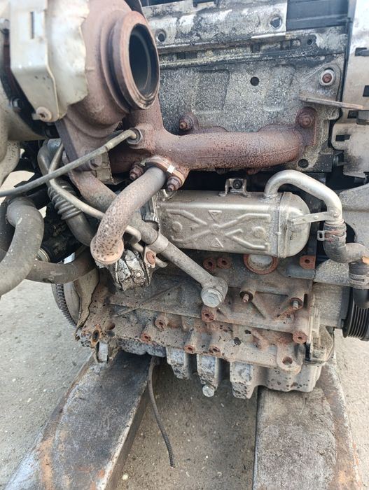 Дизелов двигател 1.6 тди с код CAY 105 кс Фолксваген , Ауди / 1.6 tdi VW , Audi