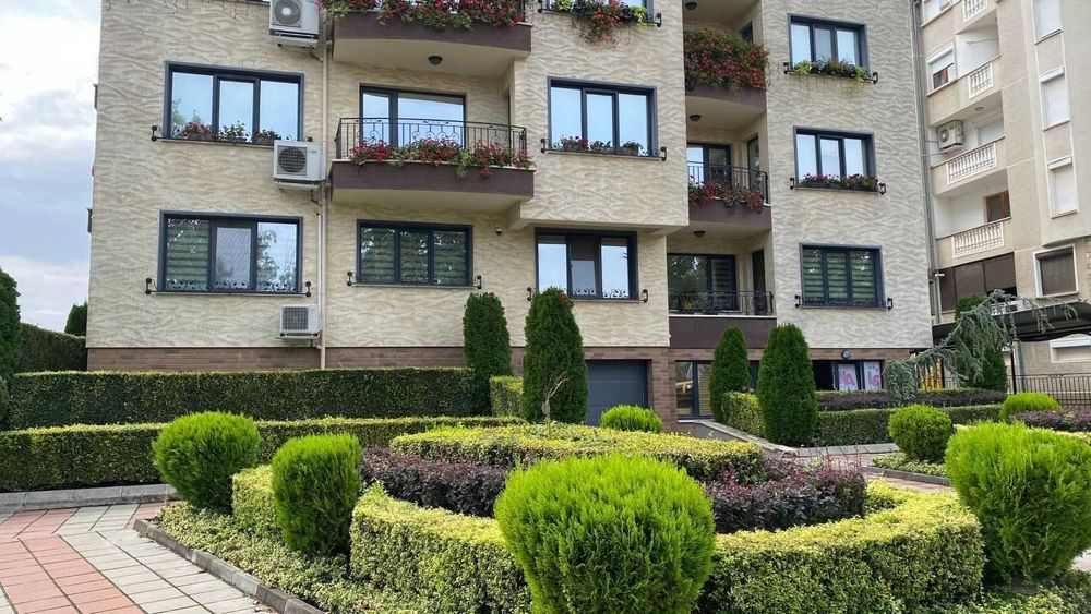 Продава се Тристаен апартамент в Добрич, Свети Георги - 135 кв.м за 1467 €/кв.м - Снимка #13