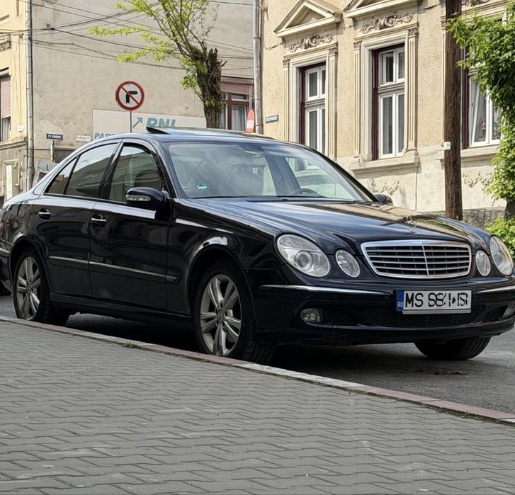 MERCEDES-BENZ E-Class 2005