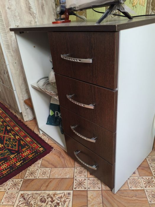Продам столы, столики