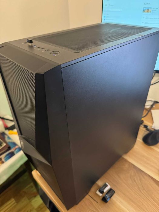 Monitor + PC Gaming + tastatura - Ryzen 5600X,16GB,RTX 3070,RGB,Water