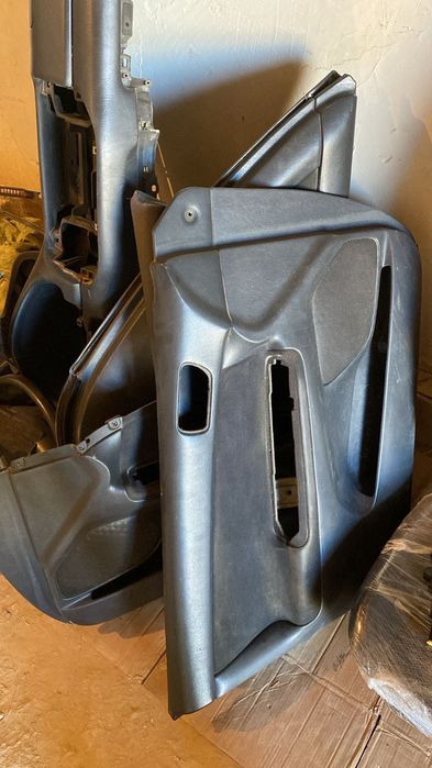 Запчасти салона тойота