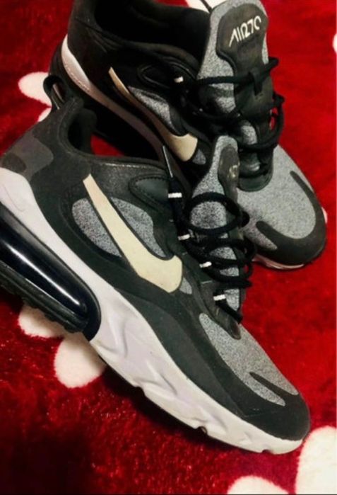 Vând adidași, Nike Air Max 270 React,bărbați.