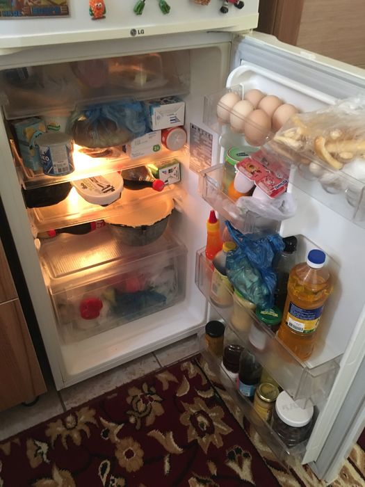 Срочно продаётся холодильник.Цена окончательная!!!