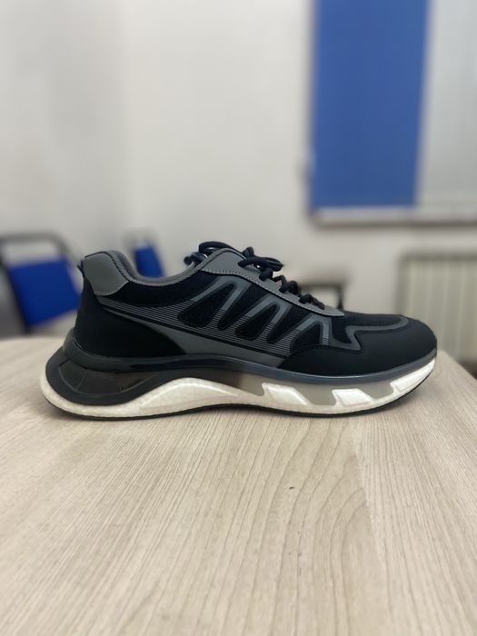 Кроссовки летние новые