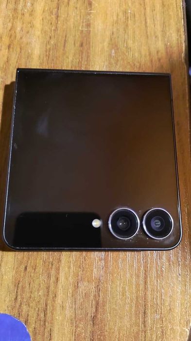 Samsung Galaxy Z Flip 7 512GB / 12GB RAM BLACK – КАТО НОВ, ГАРАНЦИЯ A1