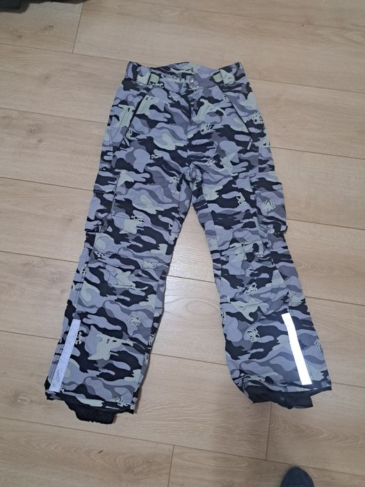 Pantaloni ski marimea 146