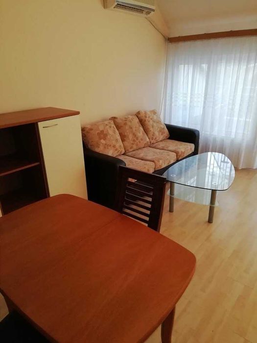 Дава се под наем Тристаен апартамент в Бургас, Лазур - 80 кв.м за 275 € - Снимка #1