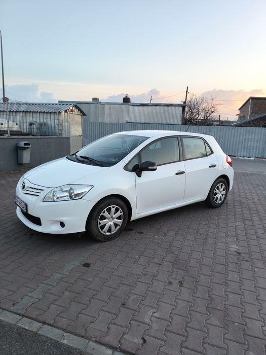 Toyota Auris  2011 , km :110.000 reali