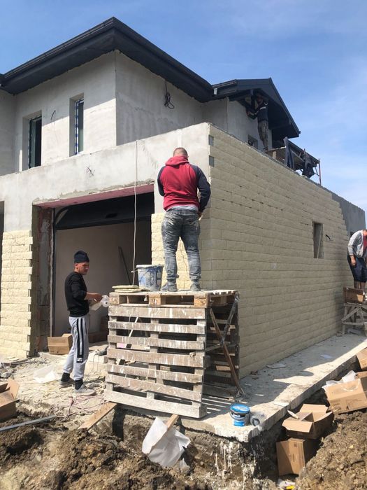 Echipa constructii interioare exterioare