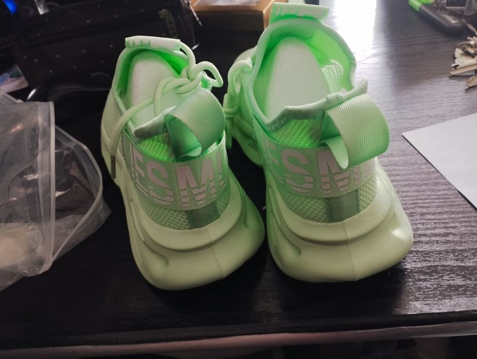 Adidași noi mărimea 38