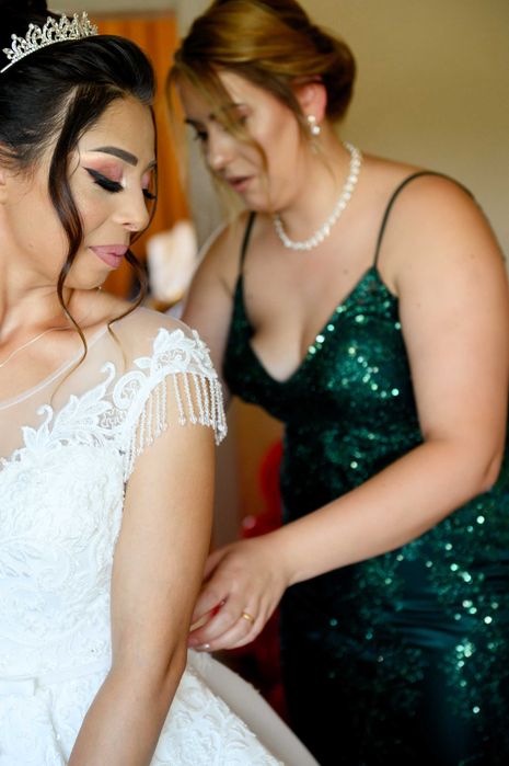 Rochie de mireasa in foarte bune conditii .marime xs-s corset regrabil