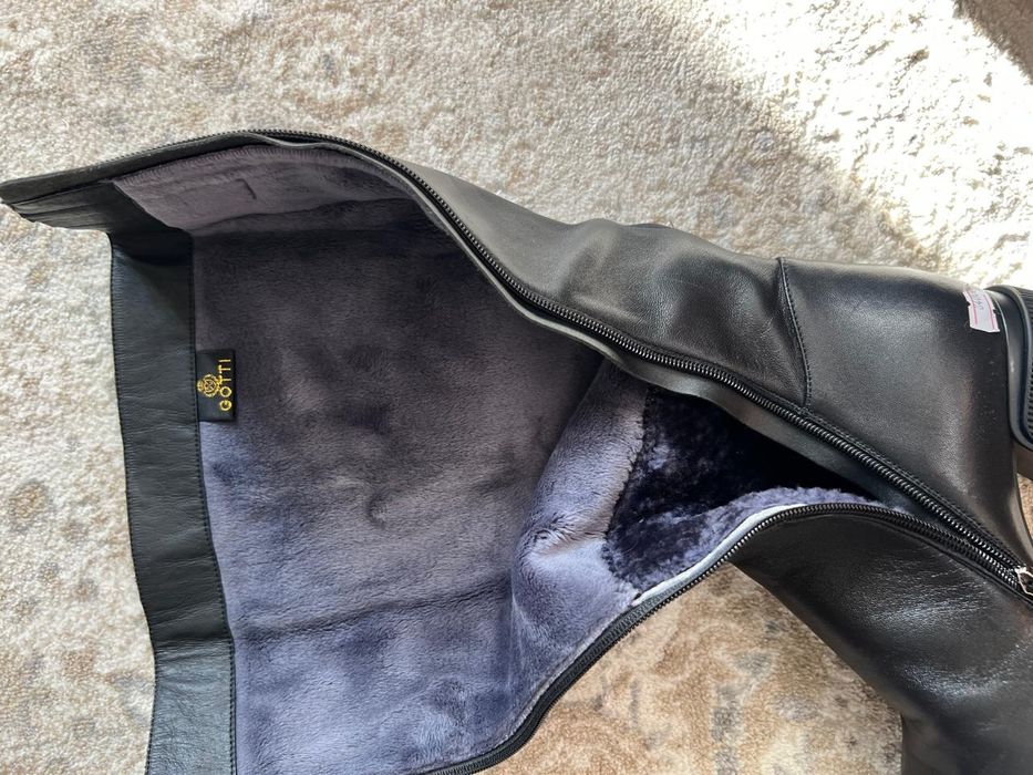 Зимние сапоги, новые.