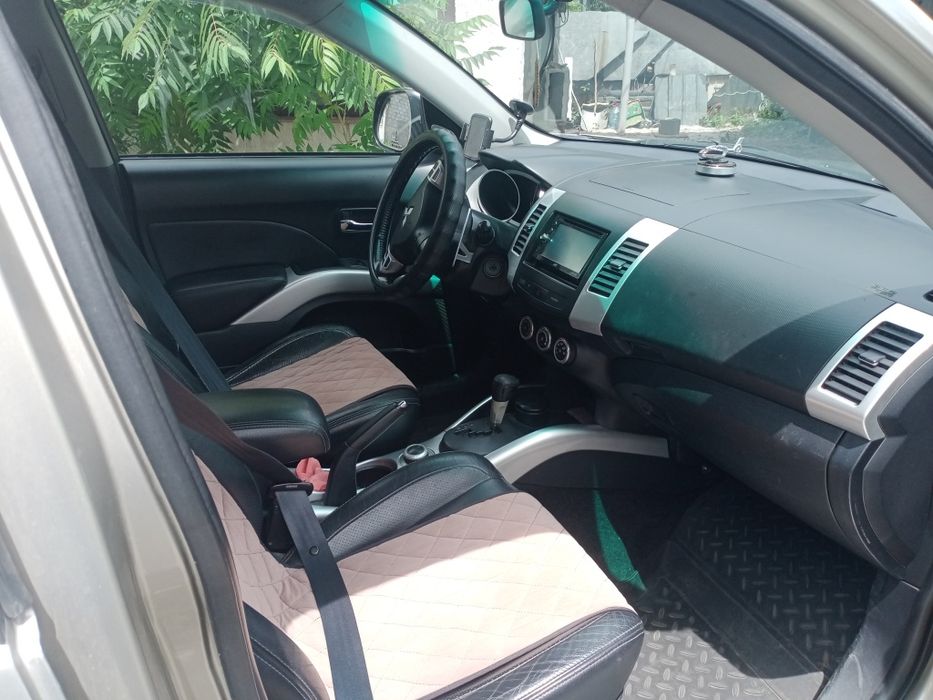 Митсубиси Аутлендер