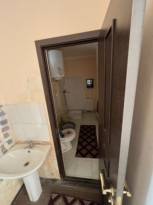 Jomboy uy uzun ovul 2 sotx kotej 3 xona sotiladi