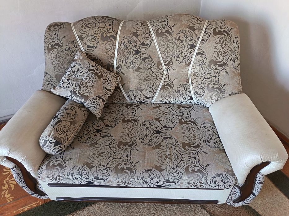 Продам мини диван.