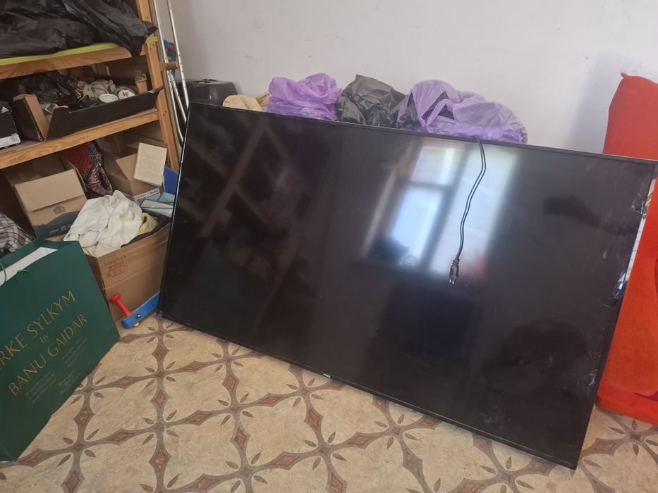 Продается телевизор 160×90 на запчясти