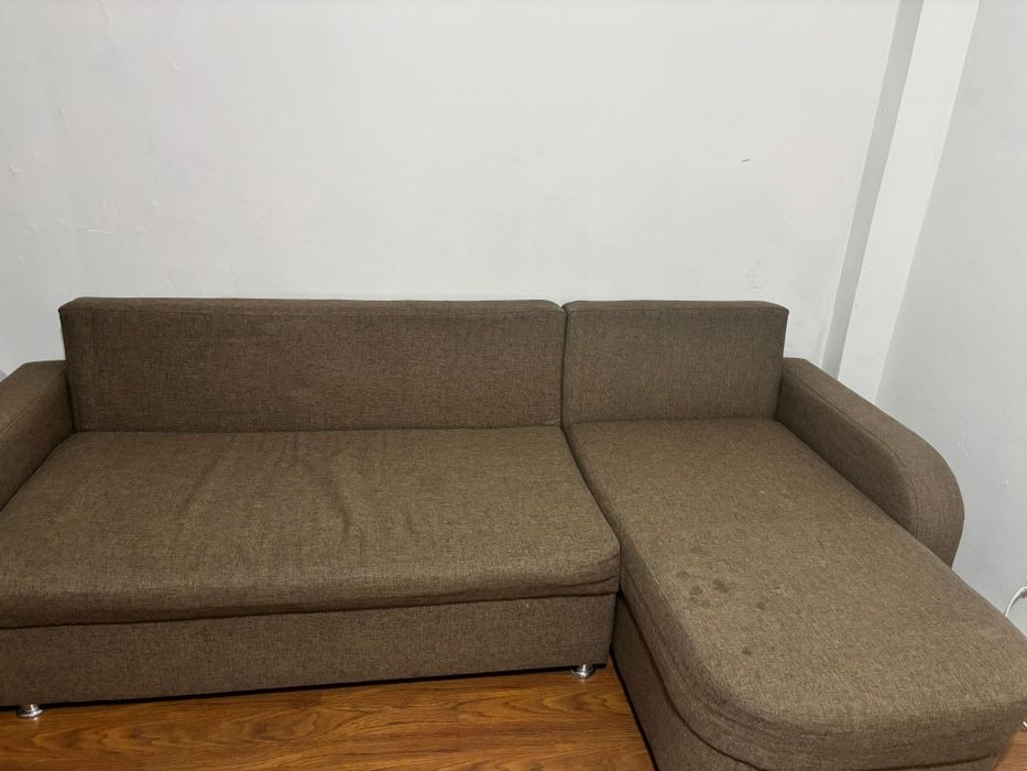 Продам диван и стол