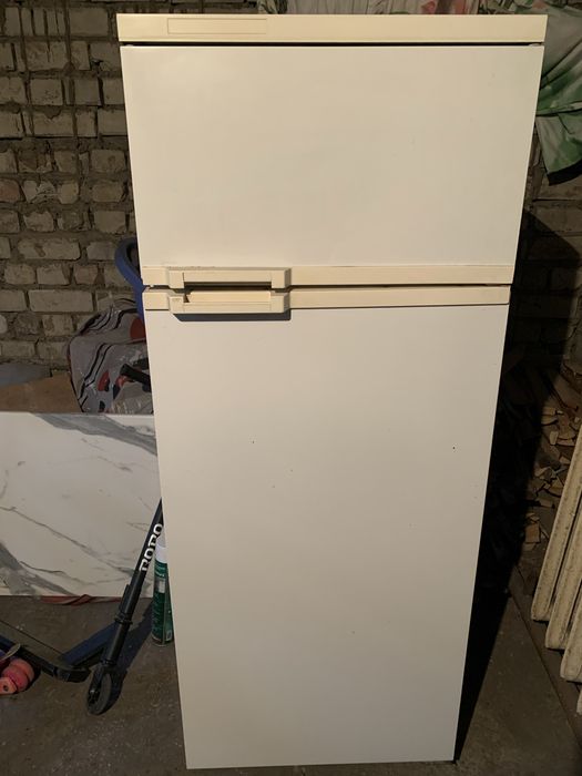 Продам холодильник, не охлаждает