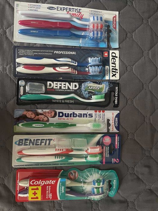 Разнообразни четки за зъби