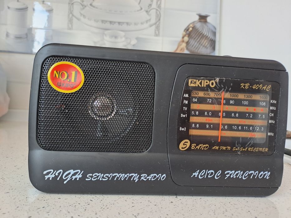 Радио сотилади, холати янги